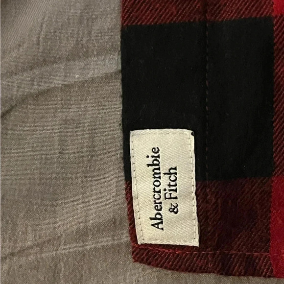 Abercrombie & Fitch Red & Black Buffalo Checkered Flannel Shirt - Size Medium - Picture 7 of 9